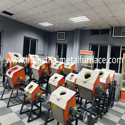 20KHZ সিলভার টিল্টিং ক্রুসিবল ইন্ডাকশন ইন্ডাস্ট্রিয়াল মেটাল মেলটিং ফার্নেস 15 থেকে 160 কিলোওয়াট